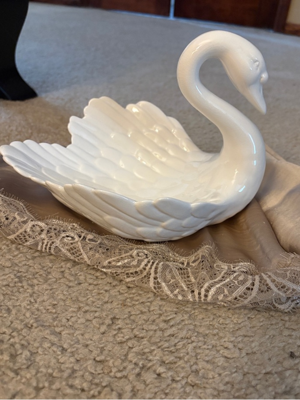 White Ceramic Swan Catchall Bowl - Elegant Decorative Tray - Picture 3 of 6